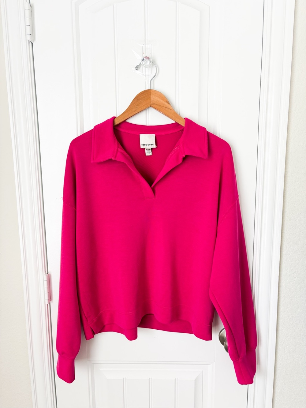 Industry Collared V-Neck Pullover Top Long Sleeve Size XL